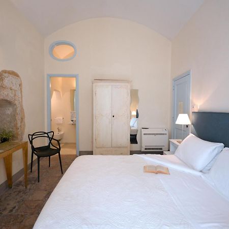 B&B Palazzo Del Capitolo - By I Bastioni San Domenico Gallipoli Exterior photo